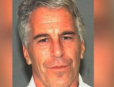 Στο εδώλιο ο δισεκατομμυριούχος Τζέφρι Έπσταϊν - Πλήρωνε ανήλικα κορίτσια για να κάνουν έρωτα!